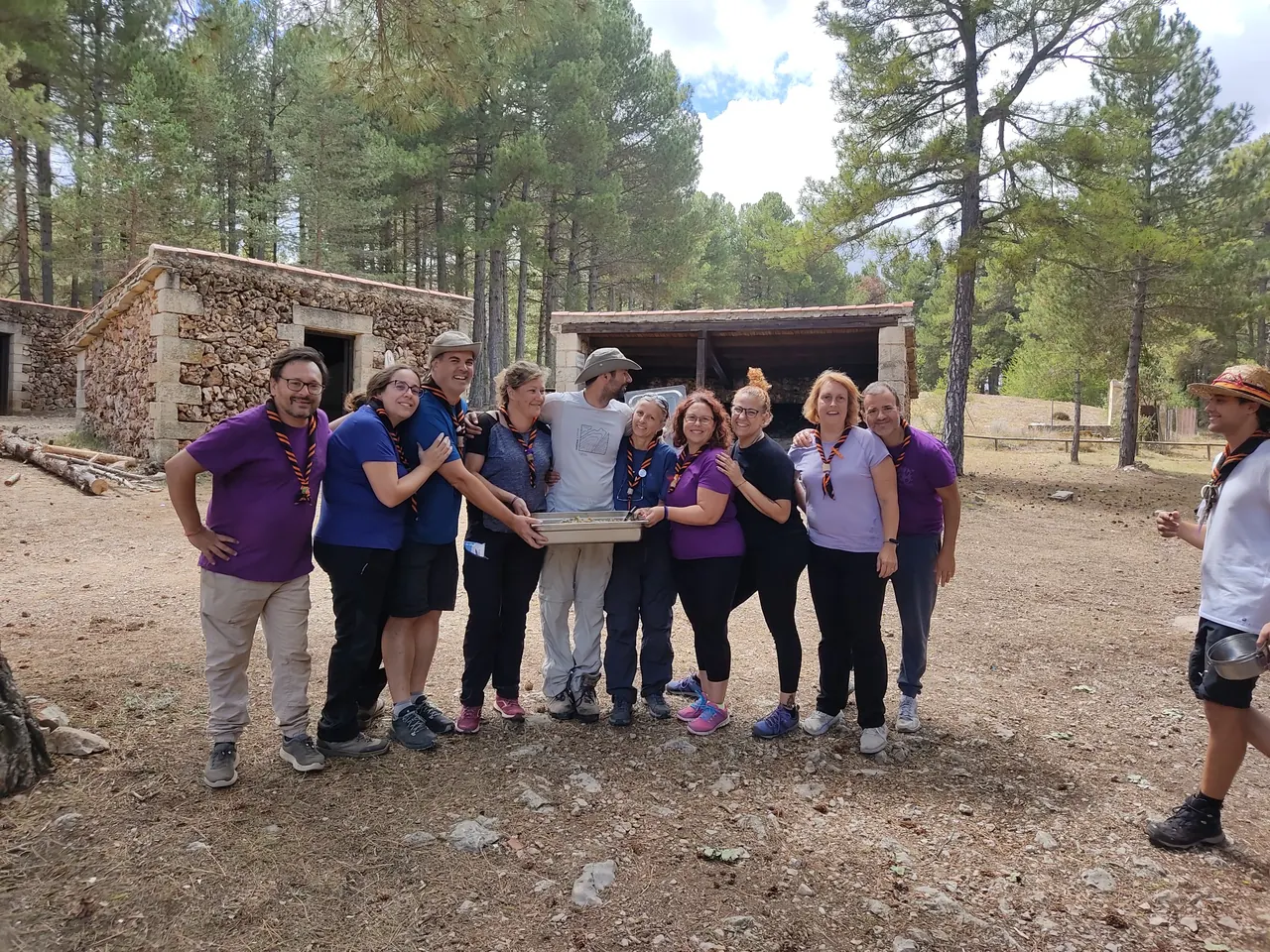 Membres del Comitè en un entorn de campament